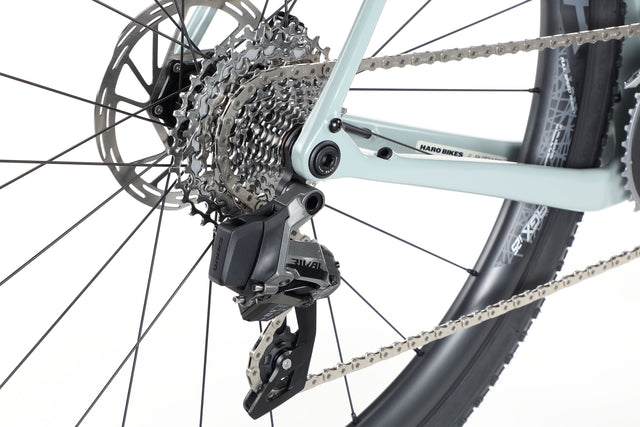 Haro Bikes Haro Bikes Buzzard Carbon 1 - Semi-Gloss Slate Blue Black Fade / White | fahrrad.de