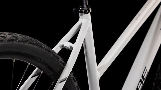 Cube Cube Nature Pro cotton´n´grey Trapez cotton´n´black (2025) &vert; fahrrad.de Auslauf